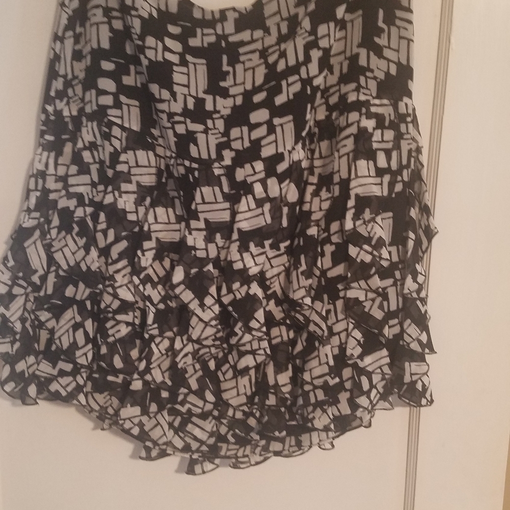NWOT Black and White Tapered Women's Skirt